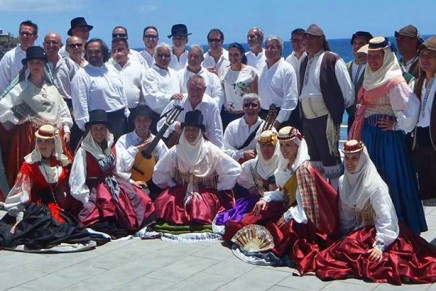 Actuación de la Agrupación Los Arrieros en las Fiestas de San Miguel en Tazacorte.