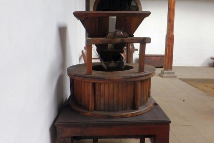 Una antigua molina de gofio donada por un particular se exhibe en el Museo Insular de La Palma