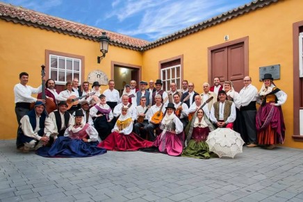 La Agrupación Folclórica Los Arrieros celebra en Los Llanos sus 47 años en los escenarios