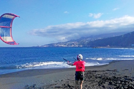 Nace la primera empresa de kitesurf de la isla, vinculada a la playa de Santa Cruz de La Palma