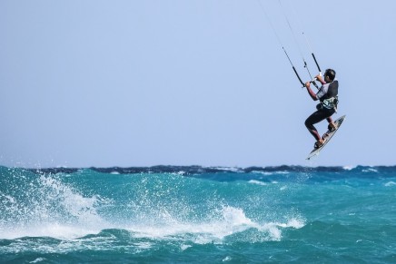 Santa Cruz de La Palma pone en marcha cursos gratuitos de iniciación al kitesurf